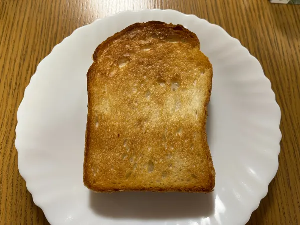 アラジントースターで2分焼いたイギリス食パン　