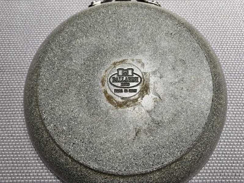 茶色く変色したバッラリーニ ローマの裏面